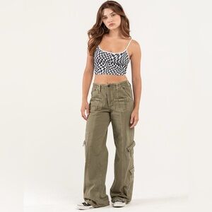 Urban Cargo Pants Army Green • NWT